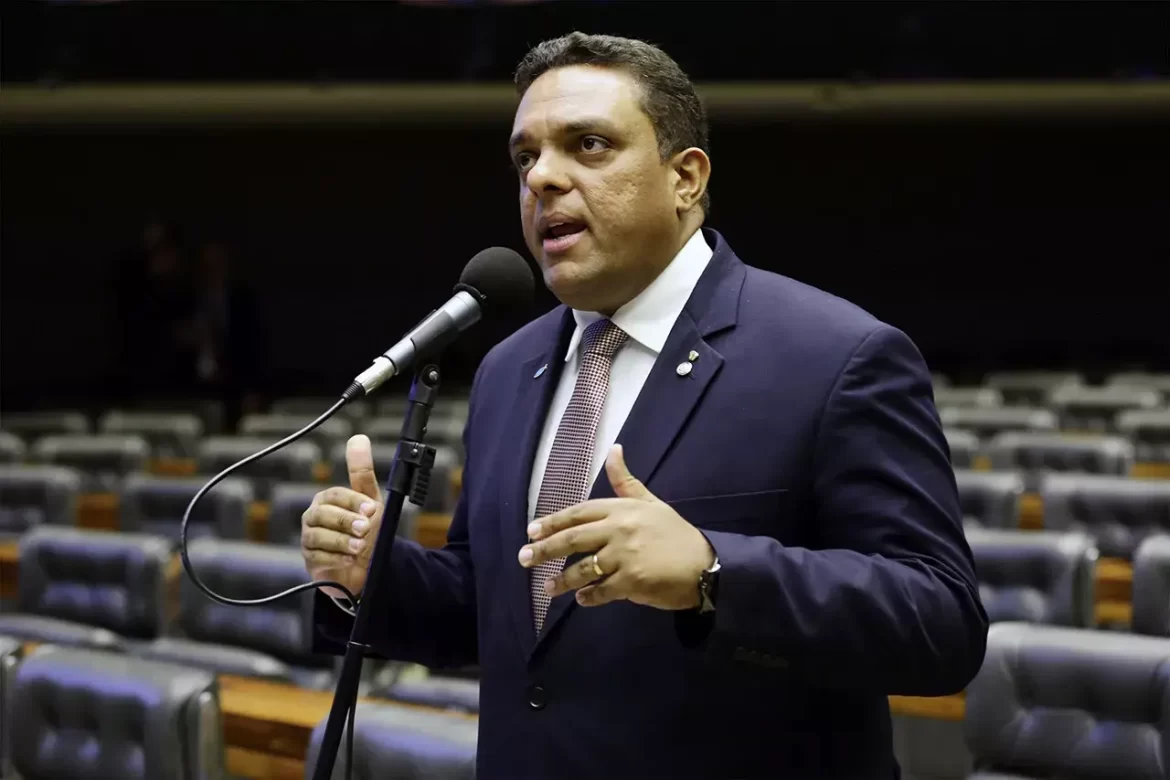 "Meninos que nunca portaram fuzis", diz Otoni de Paula sobre mortos em chacina no Rio