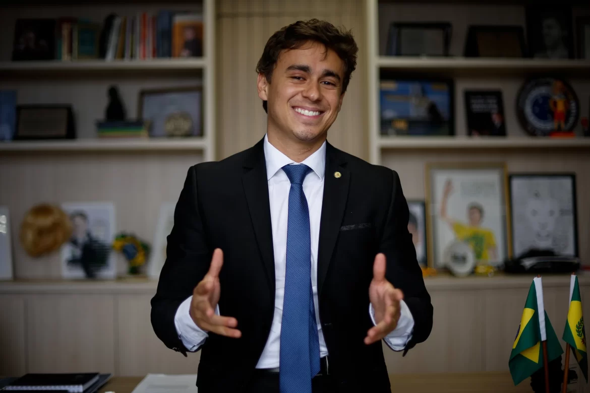 Nikolas xinga mulher de “piranha” nas redes