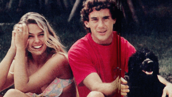 Adriane Galisteu revive memória com Ayrton Senna em seu aniversário e emociona: 'Muita força'