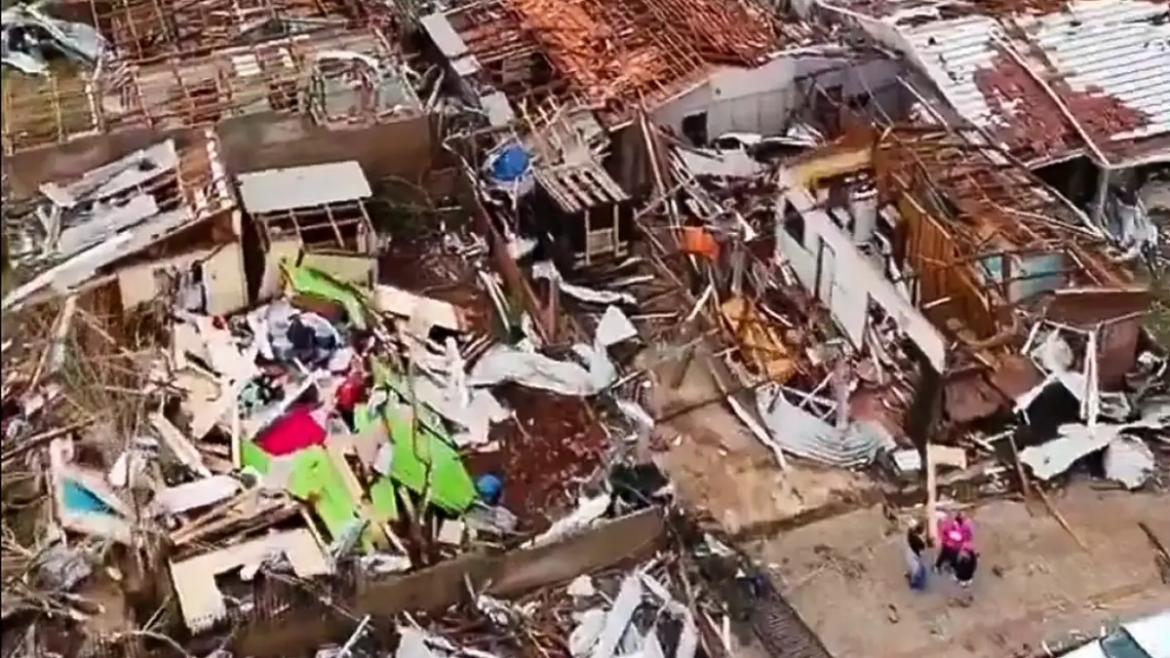 Moradora se desespera com destruição provocada por tornado; veja vídeo | G5News