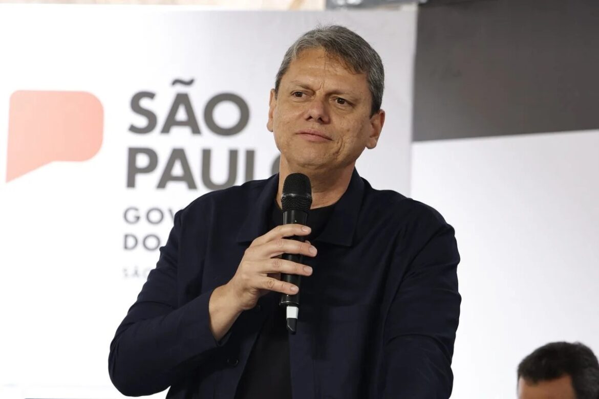 Tarcísio defende que PCC seja classificado como grupo terrorista