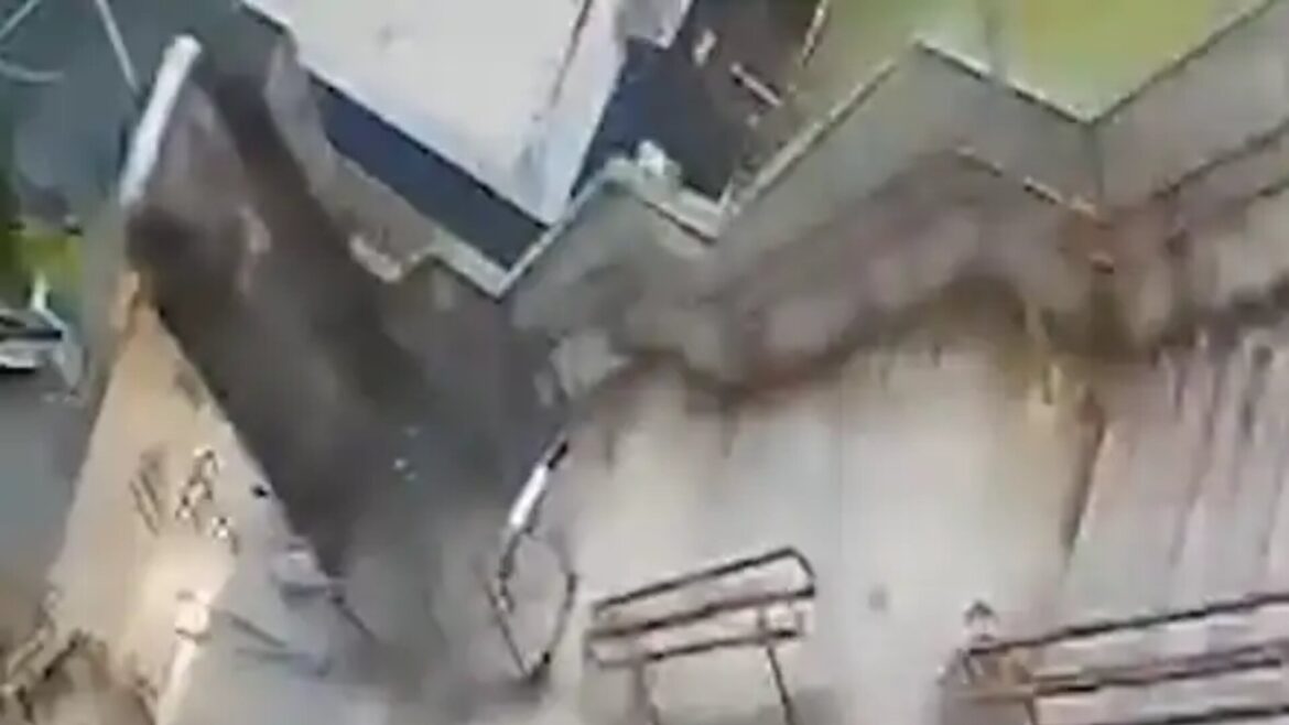 Motorista passa mal ao volante, perde o controle e carro 'voa' sobre escadaria na Zona Sul de São Paulo - Crédito: Divulgação