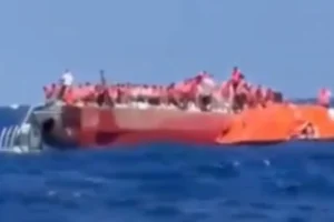 Naufrágio de balsa deixa ao menos oito mortos e 17 desaparecidos