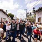 Orleans Brandão percorre Primeira Cruz ao lado da população em grande ato de apoio à sua candidatura