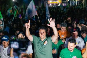 CAMINHADA COM ORLEANS BRANDÃO REÚNE 5 MIL EM TRIZIDELA DO VALE