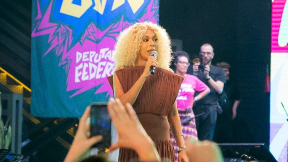 Erika Hilton lança campanha à reeleição em ato com apoiadores