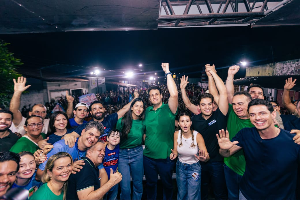 Orleans Brandão arrasta multidão em Peritoró e afirma estar pronto para “ser o melhor governador que o Maranhão já viu”
