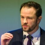 Durigan vira voz de Lula contra Flávio na economia e endurece críticas ao bolsonarismo