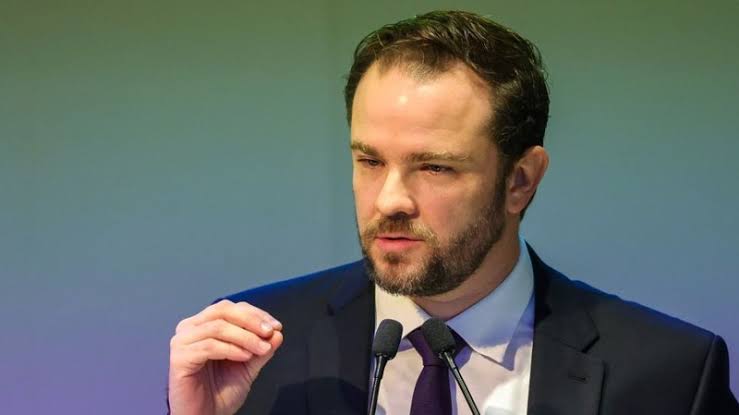Durigan vira voz de Lula contra Flávio na economia e endurece críticas ao bolsonarismo