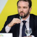 A previsão do governo para o valor do salário mínimo em 2027