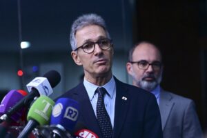 Zema desiste de debate da Band devido à ausência de Lula e Flávio | Política