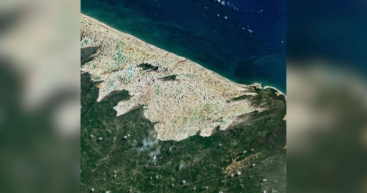 NASA destaca Lençóis Maranhenses como ‘deserto feito de água’ em imagem vista do espaço