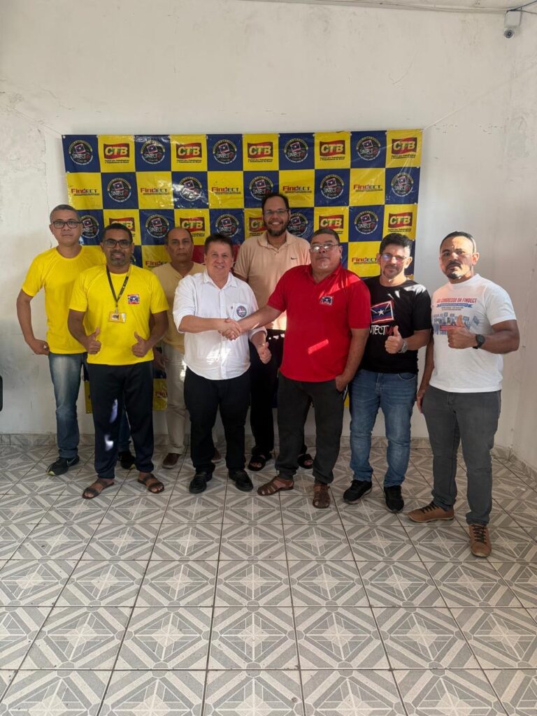 Deputado Ariston reforça apoio à defesa dos trabalhadores dos Correios