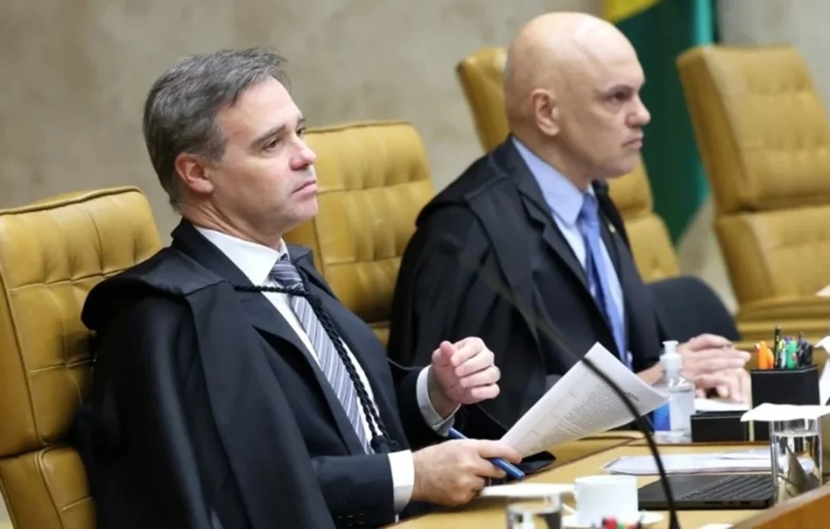 Moraes usa relatório preliminar da PF para acusar Mendonça em racha inédito no STF