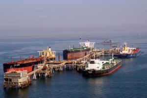 Petróleo fecha em alta e salta 9% na semana com retomada de hostilidades no Oriente Médio