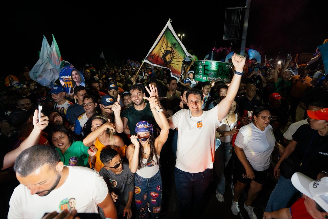 COM 18 MIL PESSOAS NAS RUAS, CAXIAS ABRAÇA ORLEANS BRANDÃO E DMOSTRA FORÇA DE SUA CANDIDATURA