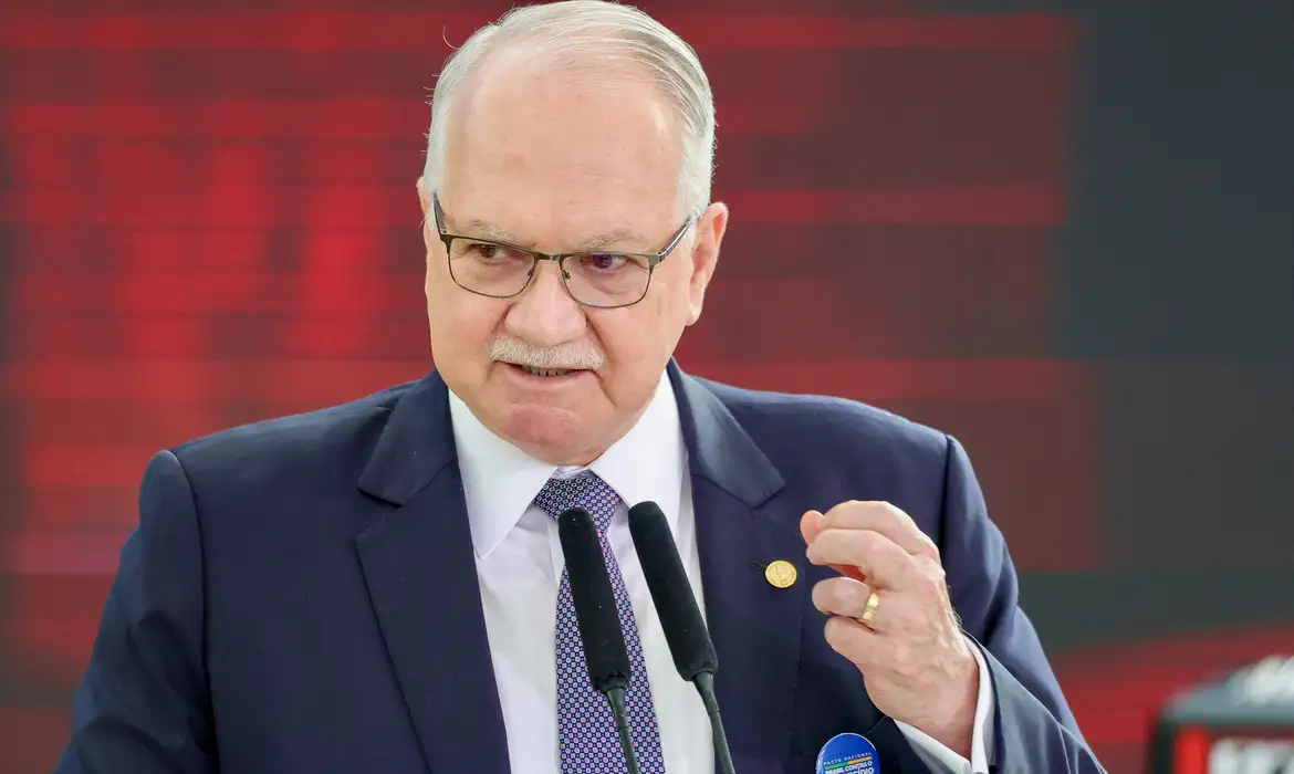 Ministro Edson Fachin deve levar crise do STF a julgamento no plenário