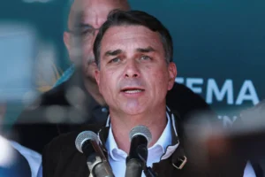 Flávio chama Moraes de “laranja podre” do STF