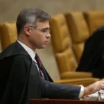 Mendonça libera para plenário relatório da PF sobre relação entre Moraes e Vorcaro