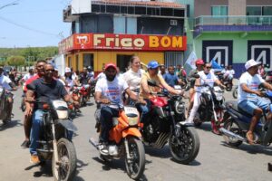 MEGA ADESIVAÇO E CAMINHADA MOSTRA FORÇA POLÍTICA DE WALLAS ROCHA EM SÃO BENEDITO DO RIO PRETO