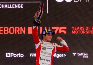 Pipo Massa fica a um ponto de ser campeão da Porsche Carrera Cup Rookie