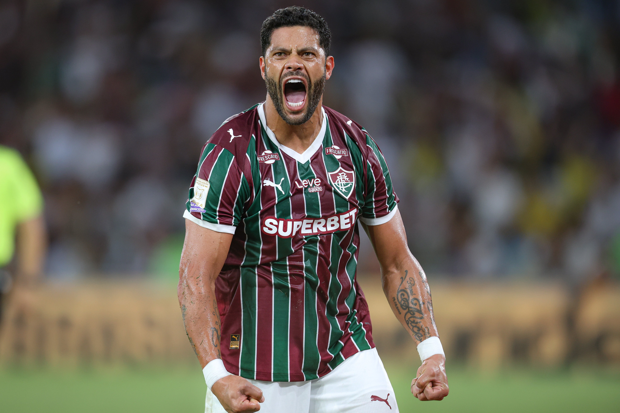 Hulk comenta início complicado no Fluminense, cobrança da torcida e celebra boa fase