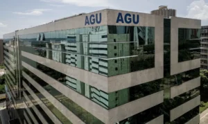 AGU pede suspensão a imediata do afastamento de diretor-geral da Polícia Federal, Andrei Rodrigues