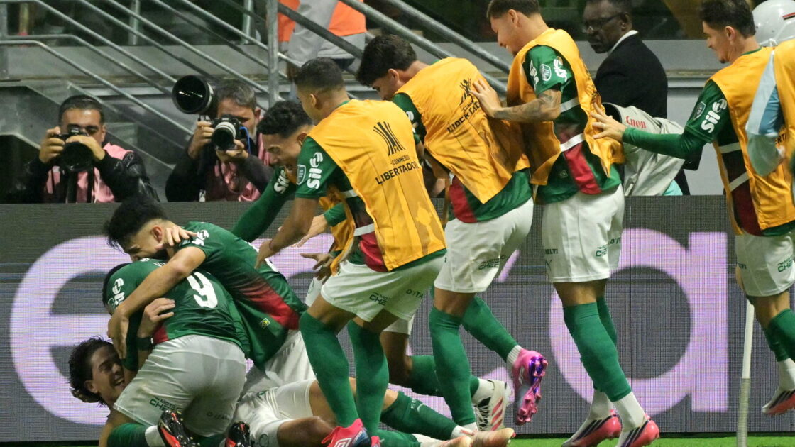 Palmeiras derrota LDU e leva vantagem para jogo da volta na altitude de Quito e Corinthians arranca empate na Argentina