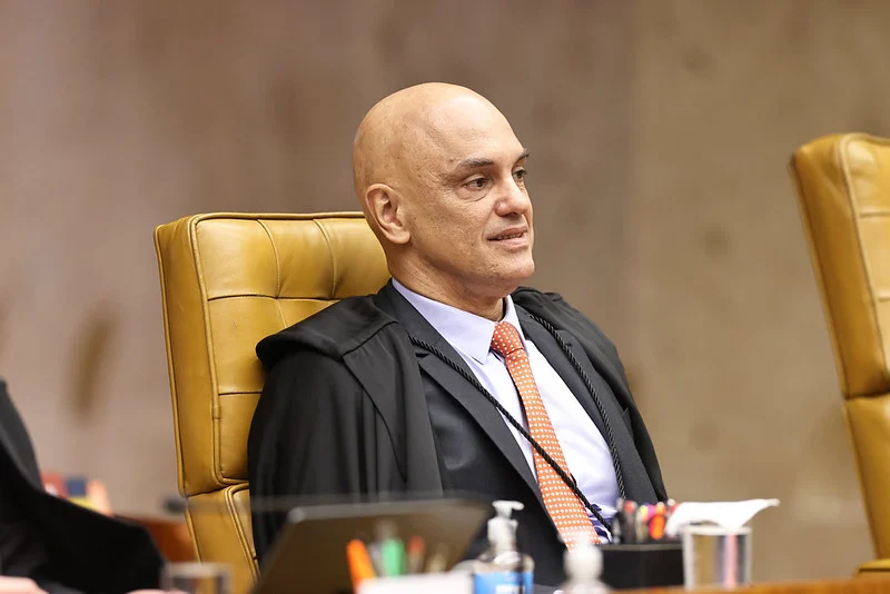 Moraes pede a Fachin retirada de sigilo de dados sobre rede de pagamentos do Master