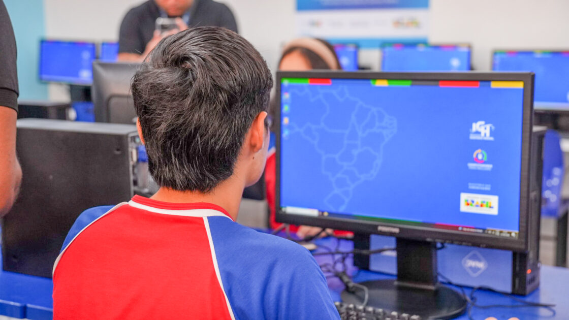 Aprender Conectado supera marca de 30 mil escolas e amplia meta de conectividade Aprender Conectado supera marca de 30 mil escolas e amplia meta de conectividade