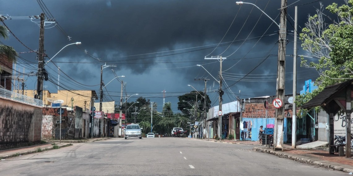 Acre recebe alerta de chuvas e ventos intensos