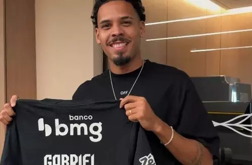 Empresário de Gabriel diz que o zagueiro não vê a hora de fazer sua estreia pelo Vasco