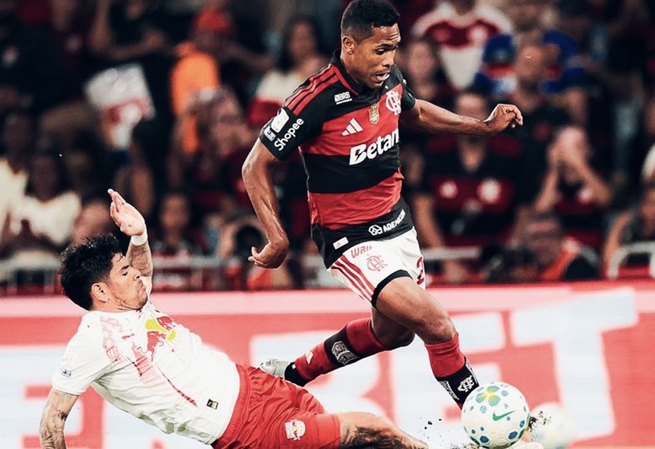 Flamengo mantém liderança do Brasileirão e ainda amplia a diferença para o vice-líder Palmeiras ao derrotar o RB Bragantino