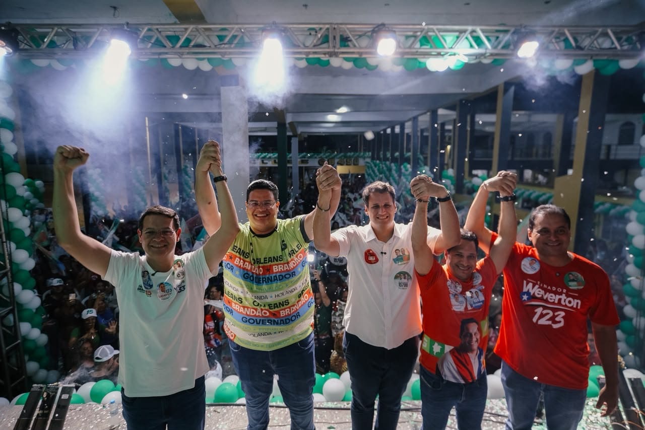 Orleans Brandão fortalece parceria com Marlon Botão e mobiliza apoiadores em encontro lotado na Vila Embratel