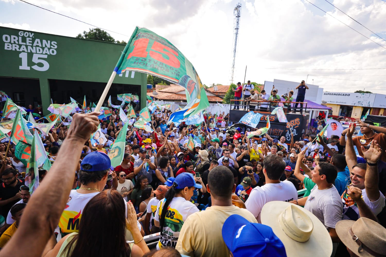 Em Vila Nova dos Martírios, Orleans Brandão é recebido com festa e reforça compromisso com a região Tocantina