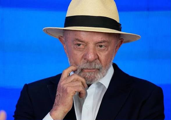 A pouco mais de uma semana das eleições, Lula assina MP e acaba com as bets no Brasi