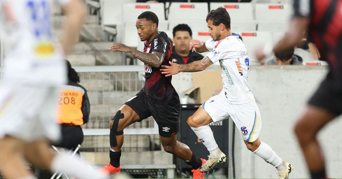 Atacantes de milhões não marcam, mas joia da base (com contrato renovado) decide para o Athletico