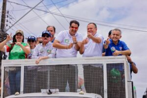 Ao lado do governador Carlos Brandão, carreata histórica de Orleans Brandão percorre São José de Ribamar