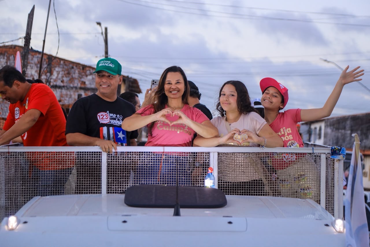 Fred Campos realiza grande carreata que confirma apoio do povo de Paço à sua chapa, com Maedja Campos como candidata a deputada estadual Fred Campos realiza grande carreata que confirma apoio do povo de Paço à sua chapa, com Maedja Campos como candidata a deputada estadual