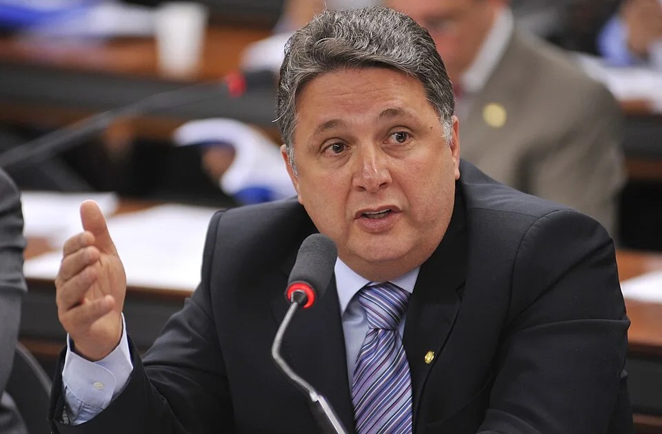 TSE decide que votos para Garotinho serão anulados