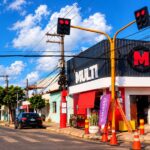 Prefeitura instala semáforos no cruzamento da Rua Simplício Moreira com a Rua Beta, no bairro Bacuri