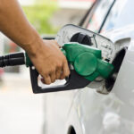 A dezesseis dias da eleição do segundo turno, tributos da gasolina são zerados e subsídios a combustíveis ampliados