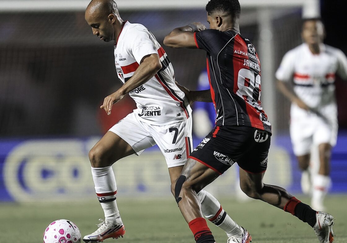 São Paulo vence Vitória neste sábado no Morumbis e sobe para nono lugar na tabela de classificação do Campeonato Brasileiro