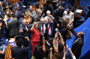 Senado aprova em dois turnos na mesma sessão fim da escala 6×1 e redução da jornada de trabalho