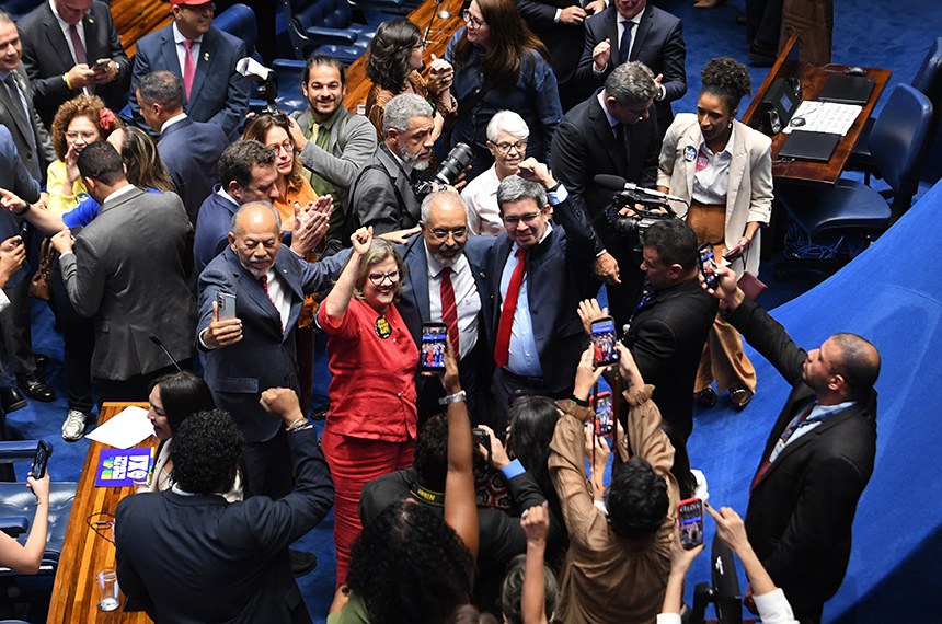 Senado aprova em dois turnos na mesma sessão fim da escala 6×1 e redução da jornada de trabalho