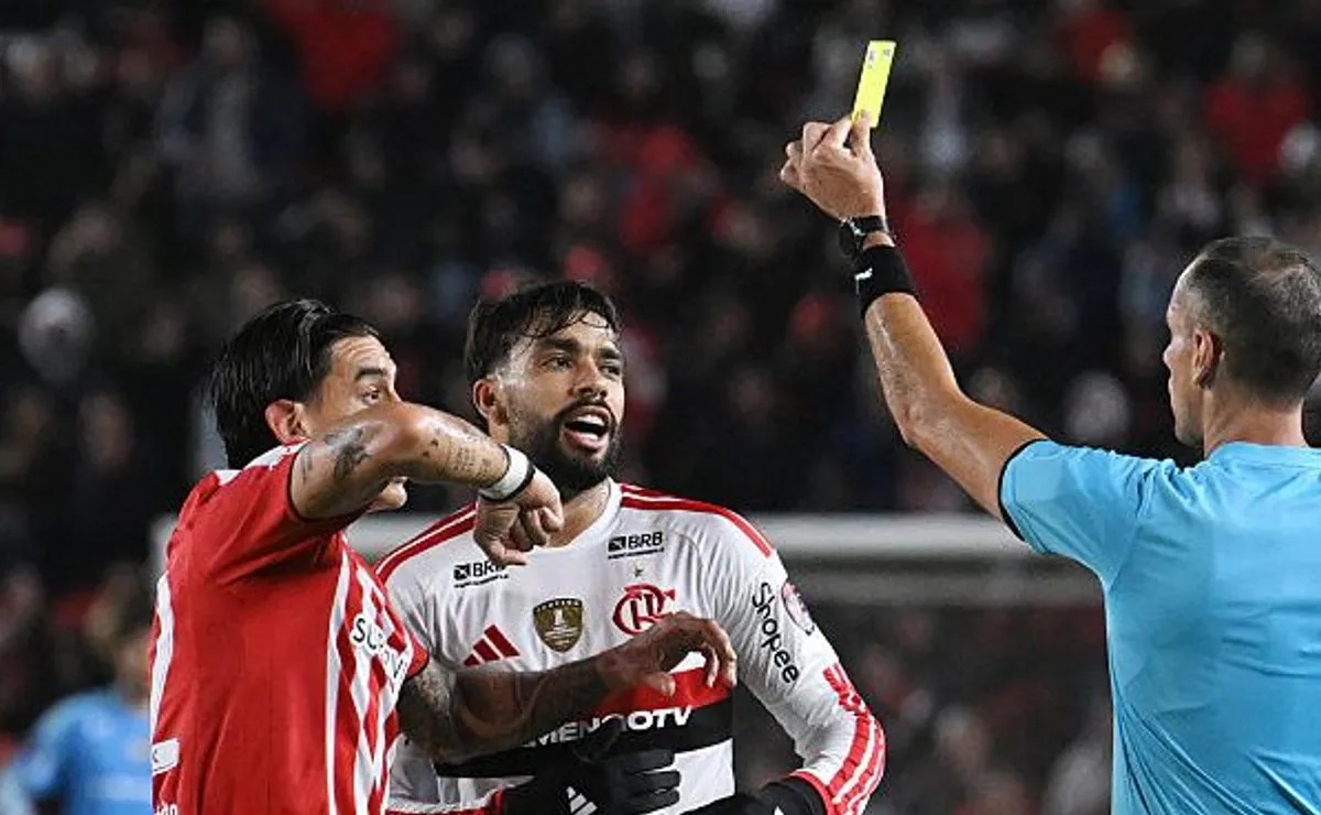 Paquetá tem atuação abaixo e quase é expulso na Libertadores