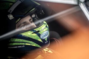 Felipe Massa fica no top-10 nos dois treinos livres e tem início positivo em Cascavel