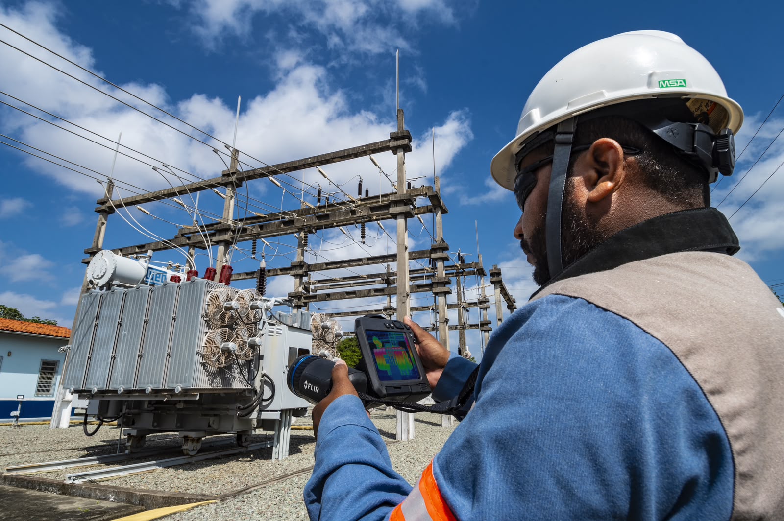 Dia do Eletricista: tecnologia e cenários desafiadores transformam uma profissão essencial para o Brasil