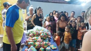 Reginaldo Sibá e Dra. Rejane realizam ação especial para mais de 60 crianças no bairro Vila Angélica, em Timon