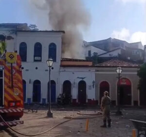 Incêndio atinge Bar do Porto no Centro Histórico
